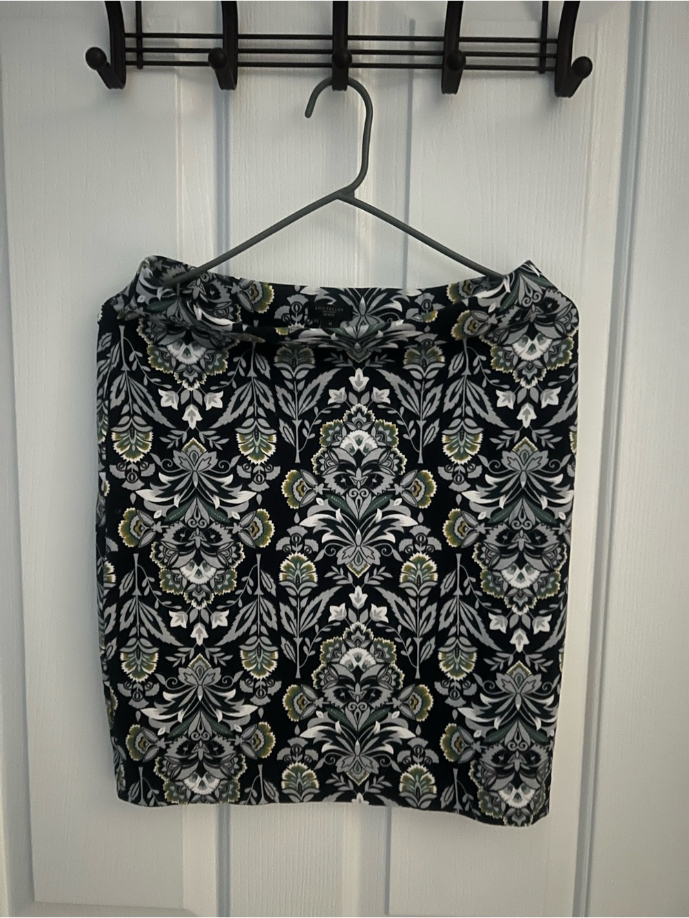 Ann Taylor Factory Black Floral Damask Pencil Skirt with Olive Accents